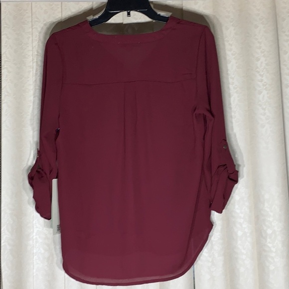 Iris Los Angeles Maroon chiffon tab sleeve top large new - Picture 5 of 5